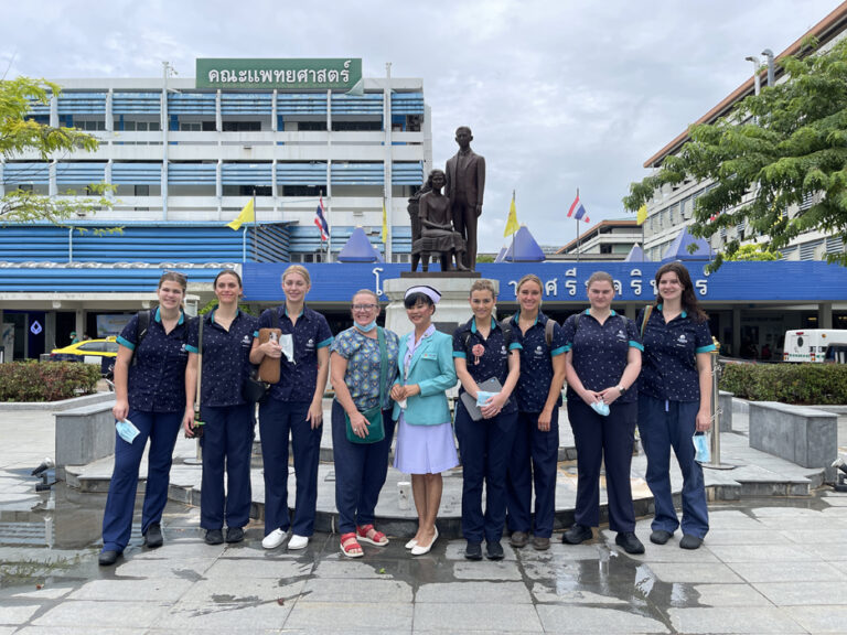 KKU-MD welcomes professor and nursing students from University of Newcastle, Australia.