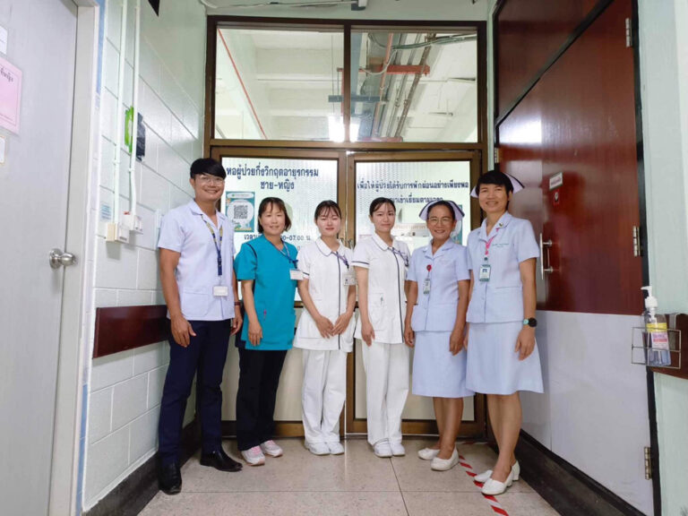 Japanese professor and nursing students from Fujita Health University visit Srinagarind Hospital.